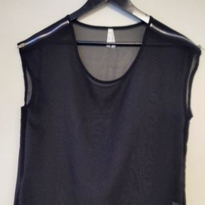 Blouse  TRUTH    Size M and color black